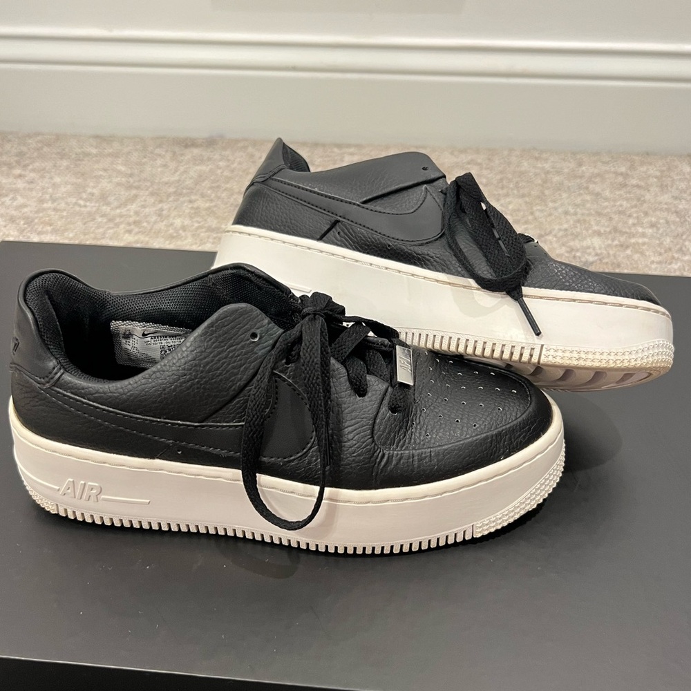 Nike Air Force One 1 Sage Platform Low Top Black Leather size 7.5 us